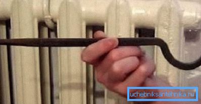 Untertagehalterung zur Montage schwerer Batterien Untertagehalterung zur Montage schwerer Batterien