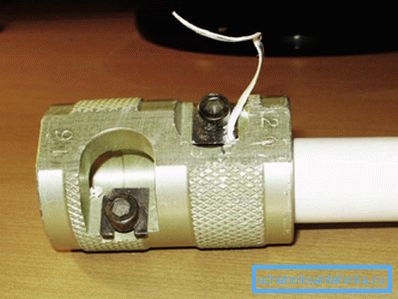 Pipe Clearing von Hand Rasierer. Pipe Clearing von Hand Rasierer.