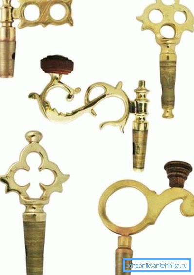 Der Verriegelungsteil des Samovars ist ein Prototyp moderner Verriegelungskräne Der Verriegelungsteil des Samovars ist ein Prototyp moderner Verriegelungskräne