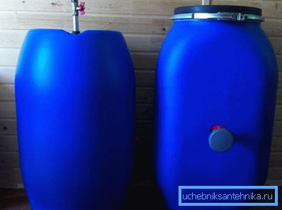 Werkseitiger Kunststofffass 100 Liter mit seitlichem Hahn - eine großartige Lösung für eine hausgemachte Dusche Werkseitiger Kunststofffass 100 Liter mit seitlichem Hahn - eine großartige Lösung für eine hausgemachte Dusche